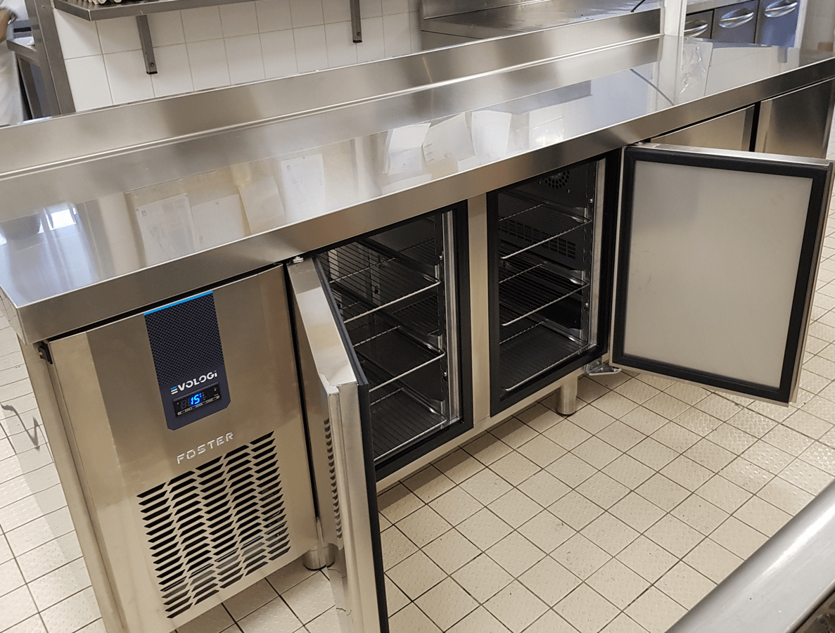 Equipement de cuisine installé par l'équipe de Sorefclime